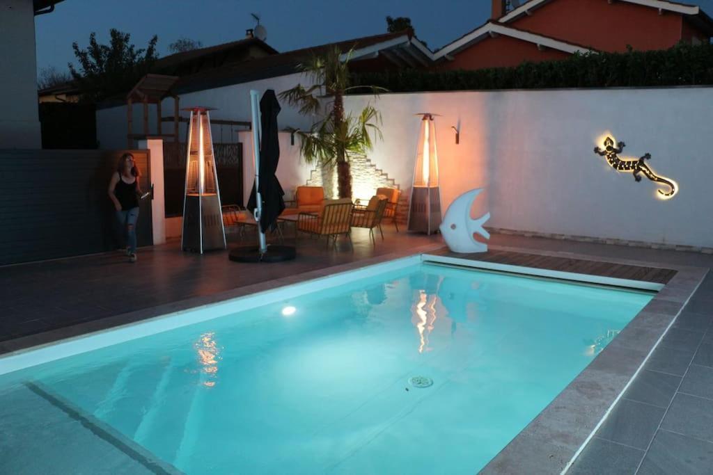 Villa, Piscine, Hammam, Jaccuzi, Proche De Lyon 卡威尔奎 外观 照片